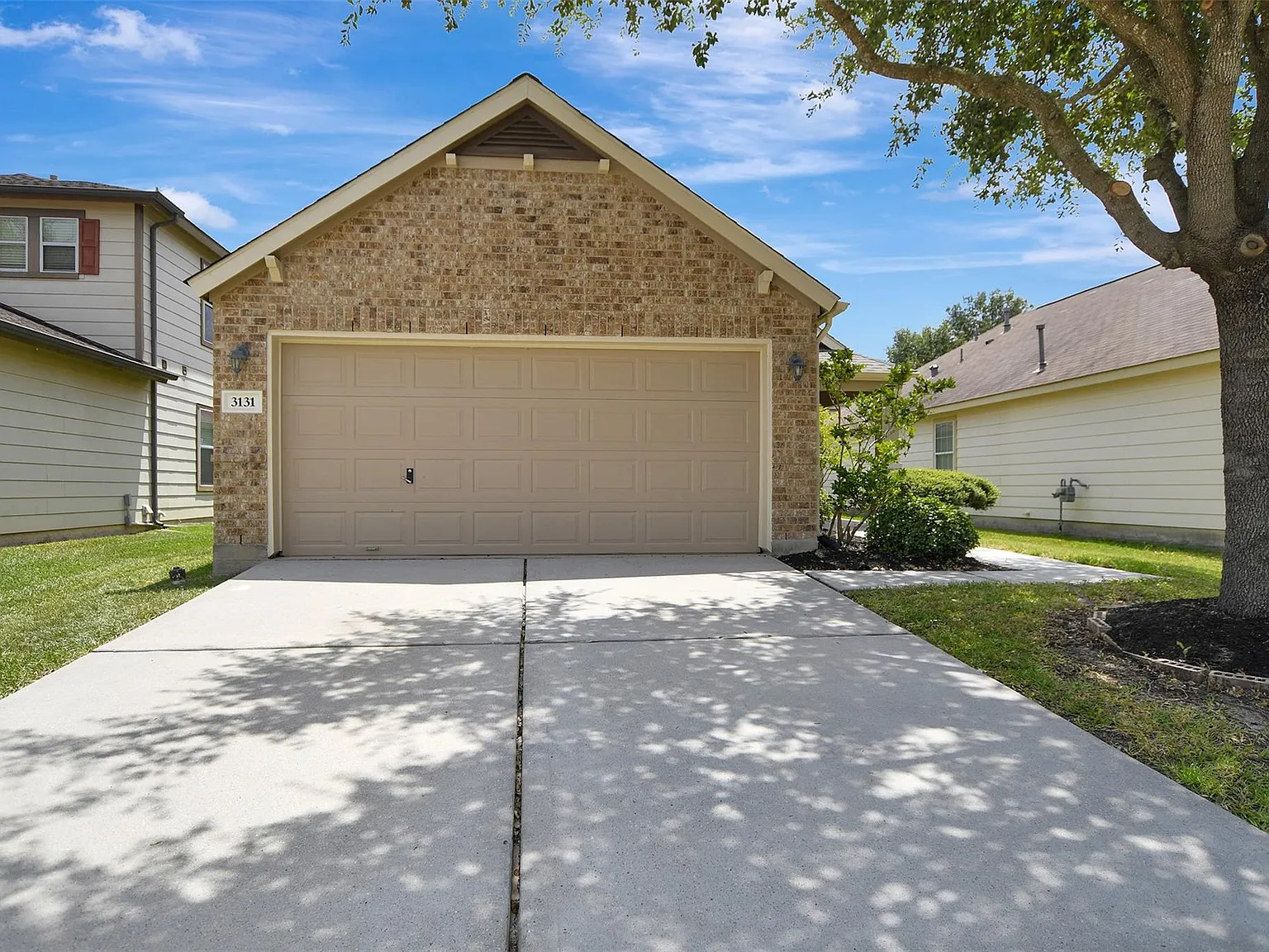 3 bed, 2.0 bath, 1410 sqft, $1,895 — Photo 1