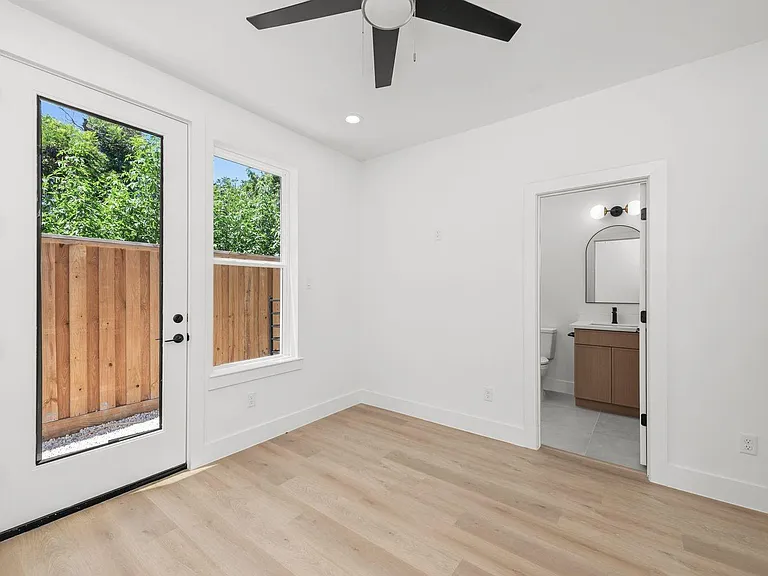 3348 Sauer St — Photo 4