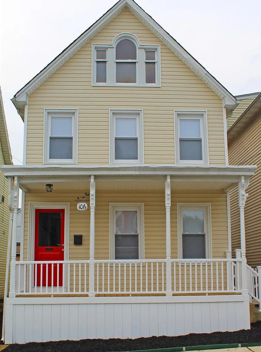 4 bed, 1245 sqft, $2,500 — Photo 1