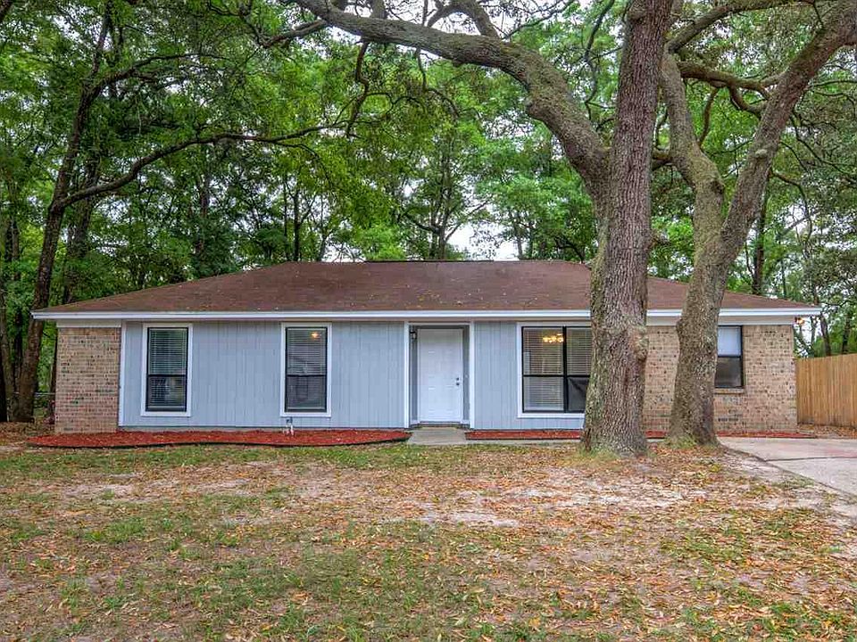 1st image of 7901 Oak Forest Dr