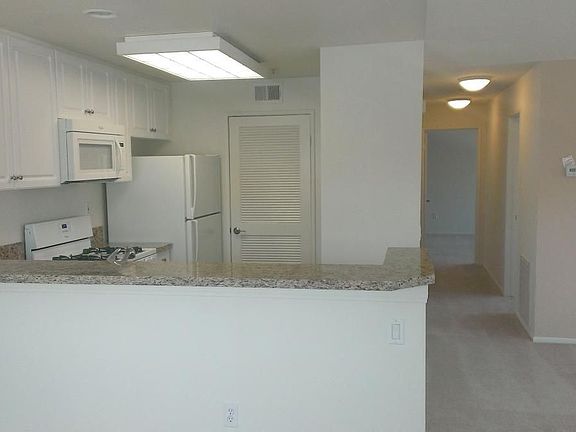 2nd image of 526 Sonoma Aisle