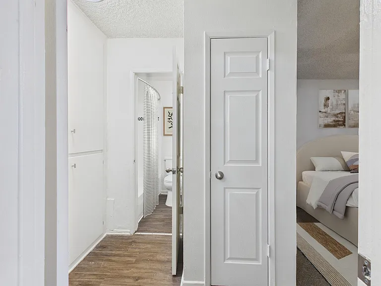 Roscoe Terrace — Photo 17