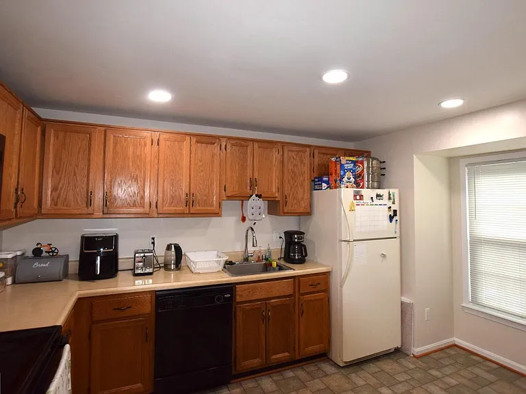 6560 Lochleigh Ct — Photo 5