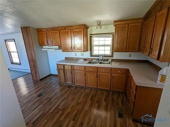 3rd image of 3060 County Road U
