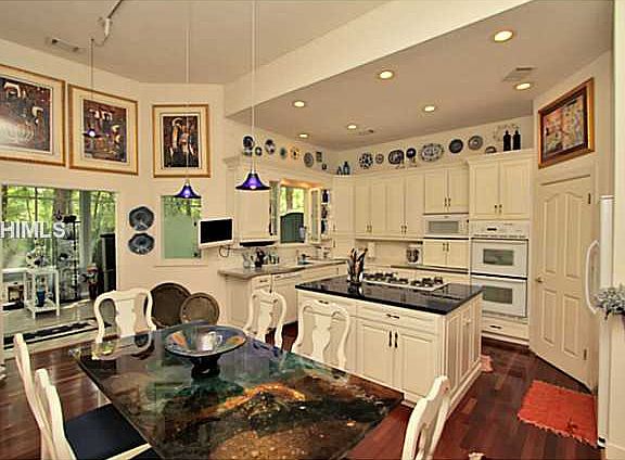 2nd image of 6 Camden Ln