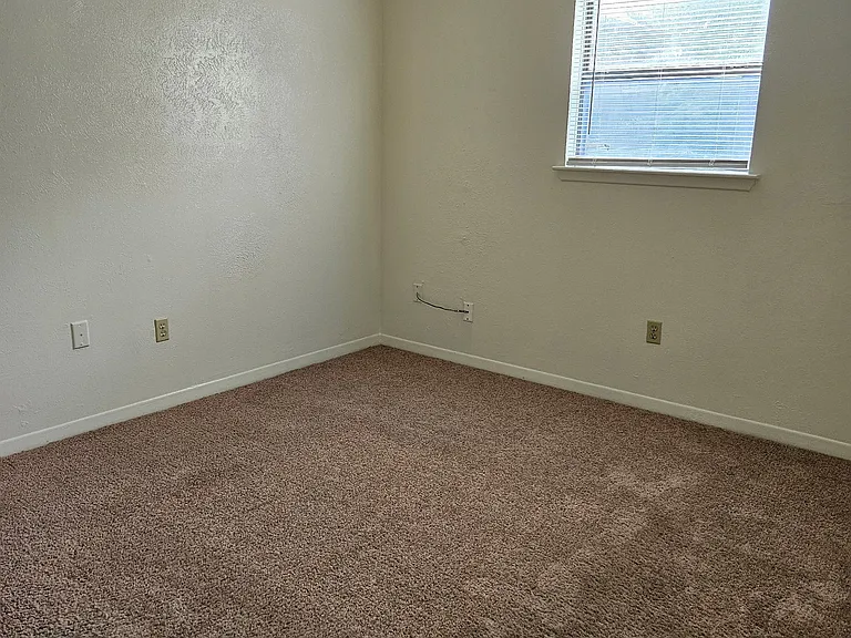 102 E Avenue A #7 — Photo 4