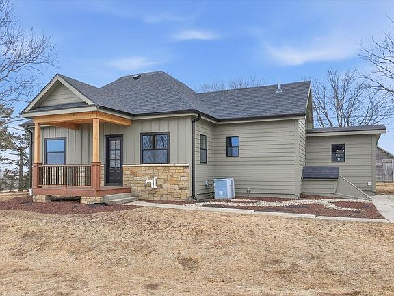 2nd image of 2876 105th St