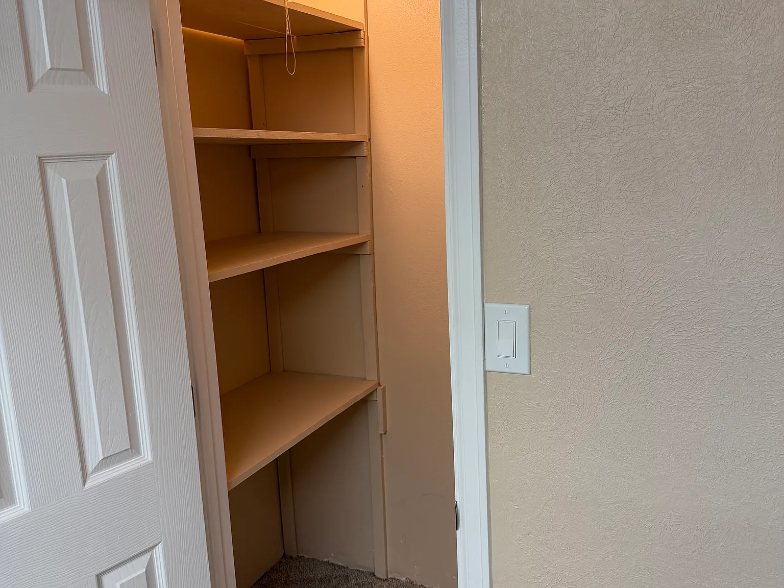 4 bed, 1.5 bath, 1865 sqft, $1,100 — Photo 4