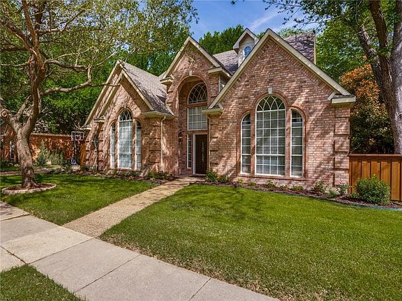 2nd image of 2508 Maywood Ln