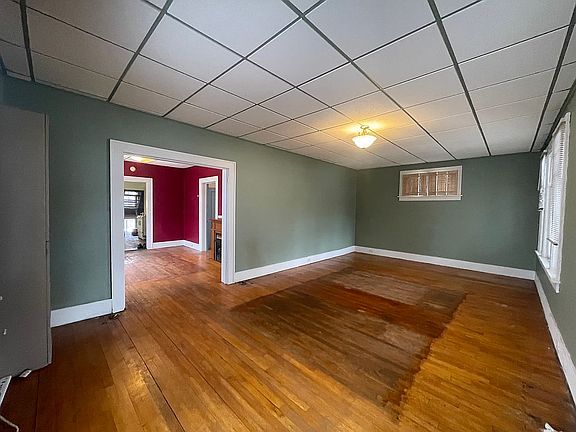 5th image of 109 S 5th St
