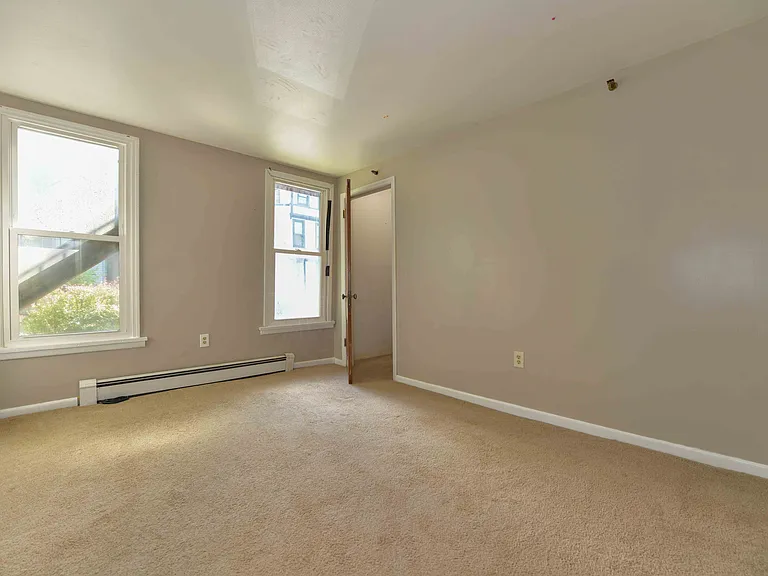129 Green St #2 — Photo 17