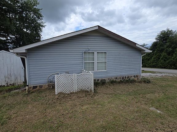 4th image of 523 Sunset Dr