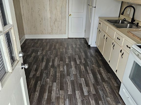3rd image of 3377 Nahunta Rd NW