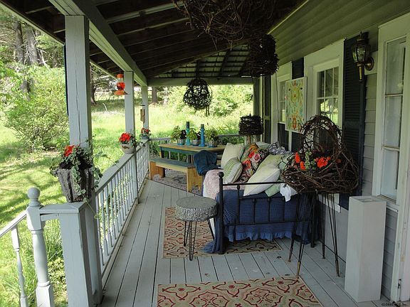 5th image of 4 Wintergreen Ln