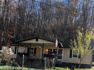 203 Daggs Br, Canada, KY 41519