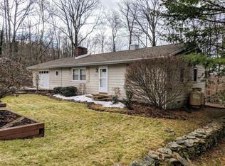 49 Lincoln St, Harveys Lake, PA 18618
