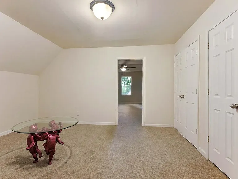1099 Smith St SW #B — Photo 17
