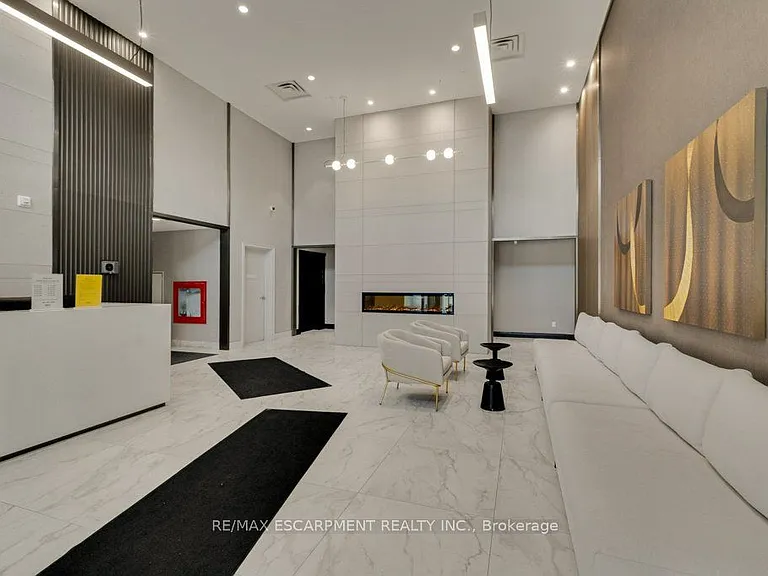 480 Gordon Krantz Ave #303 — Photo 4