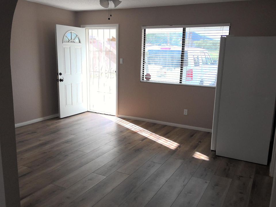 1st image of 33040 Magnolia St