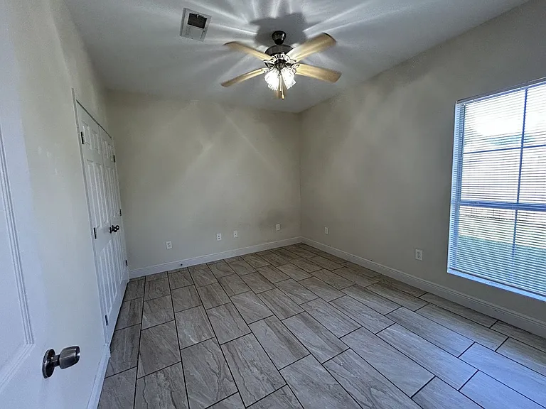 23983 Terrace Ave — Photo 21