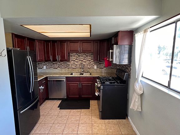 5th image of 3755 Lockland Dr APT 1