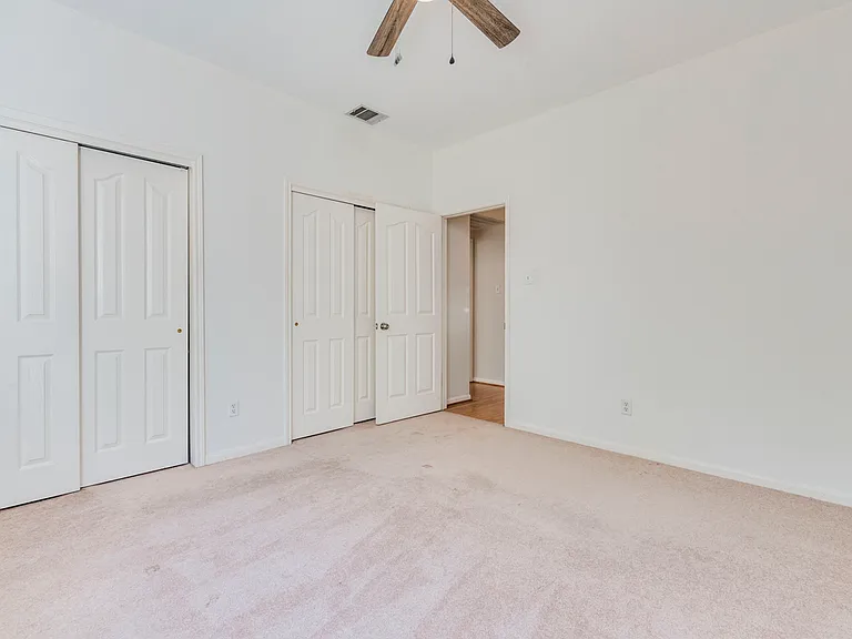 6911 Gentle Oak Dr — Photo 32