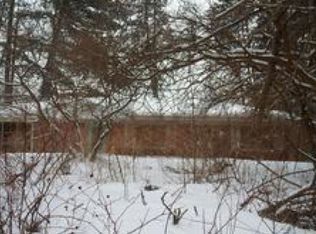 9628 Spencer Rd, Brighton, MI 48114