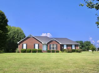 505 Clearview Rd, Cottontown, TN 37048