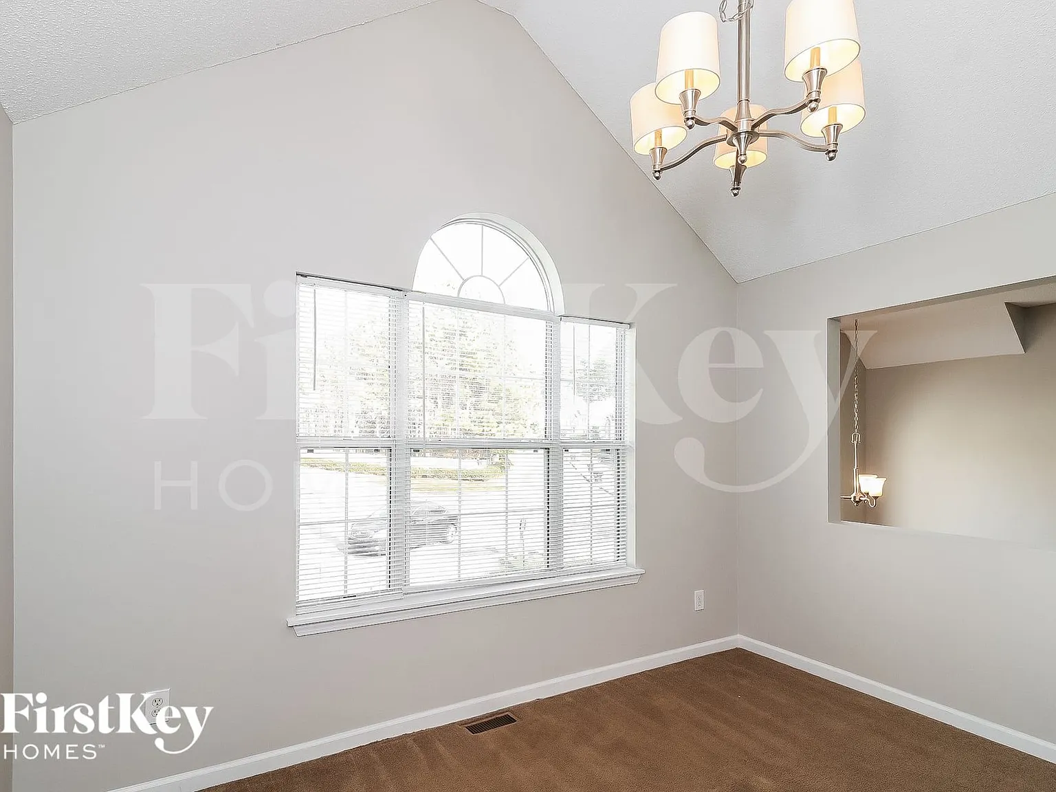 5 bed, 3.0 bath, 1724 sqft, $2,435 — Photo 3