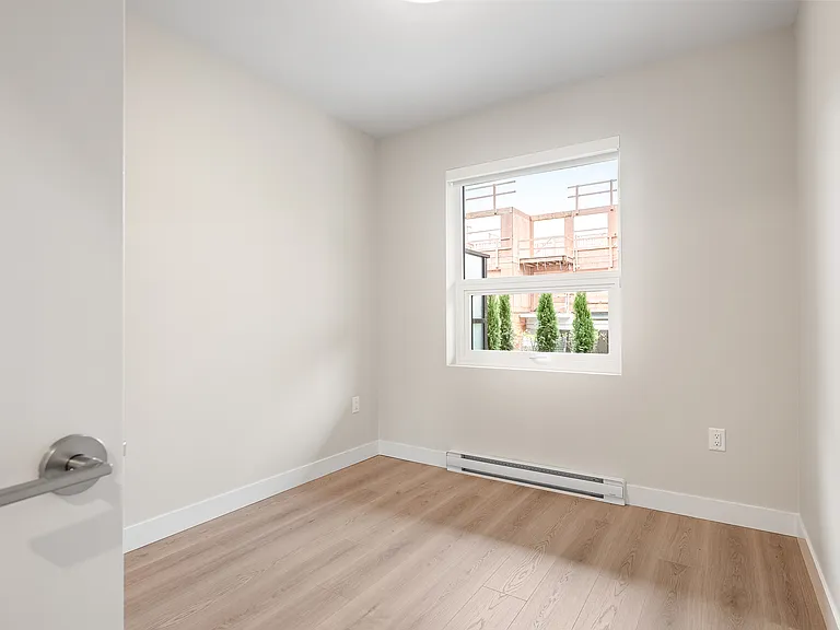 641 Claremont St — Photo 34