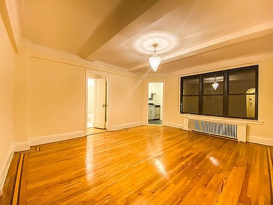 2nd image of 310 E 55th St APT 5D
