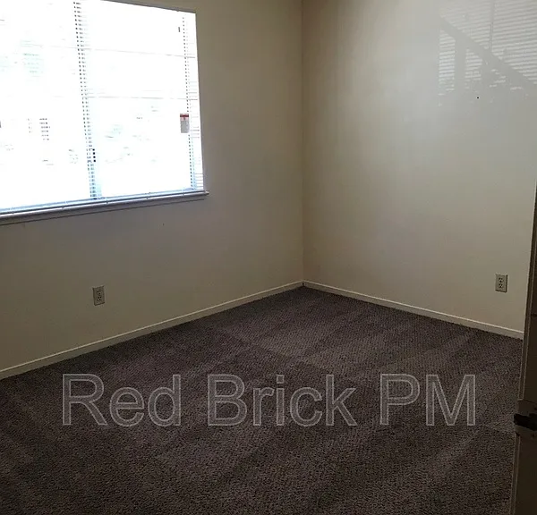 2110 K St #1 — Photo 9