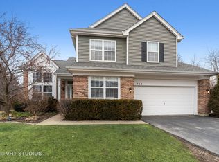 768 Oakmeadow Ct, Grayslake, IL