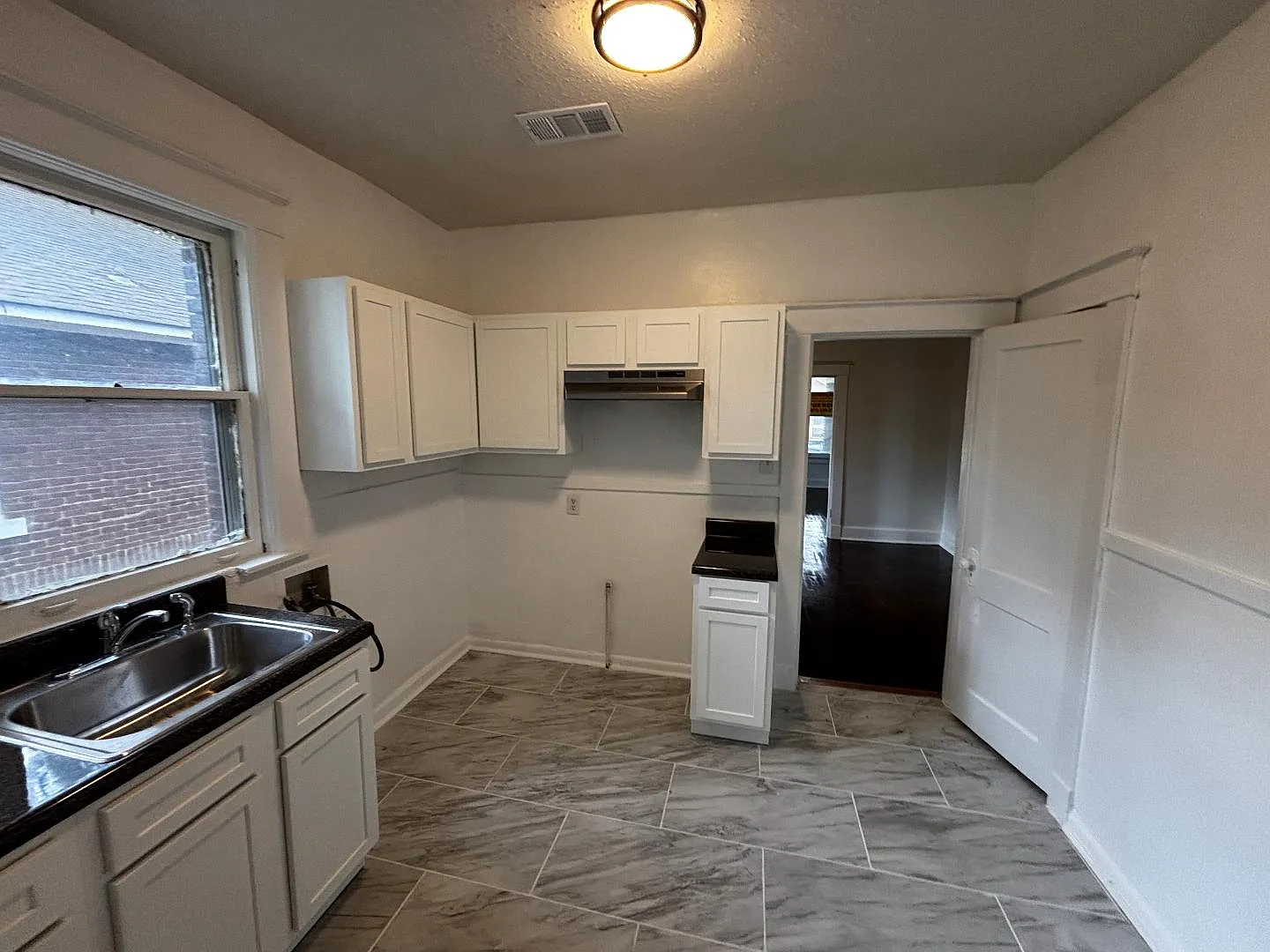 2022 Waverly - 2022 Waverly — Photo 2