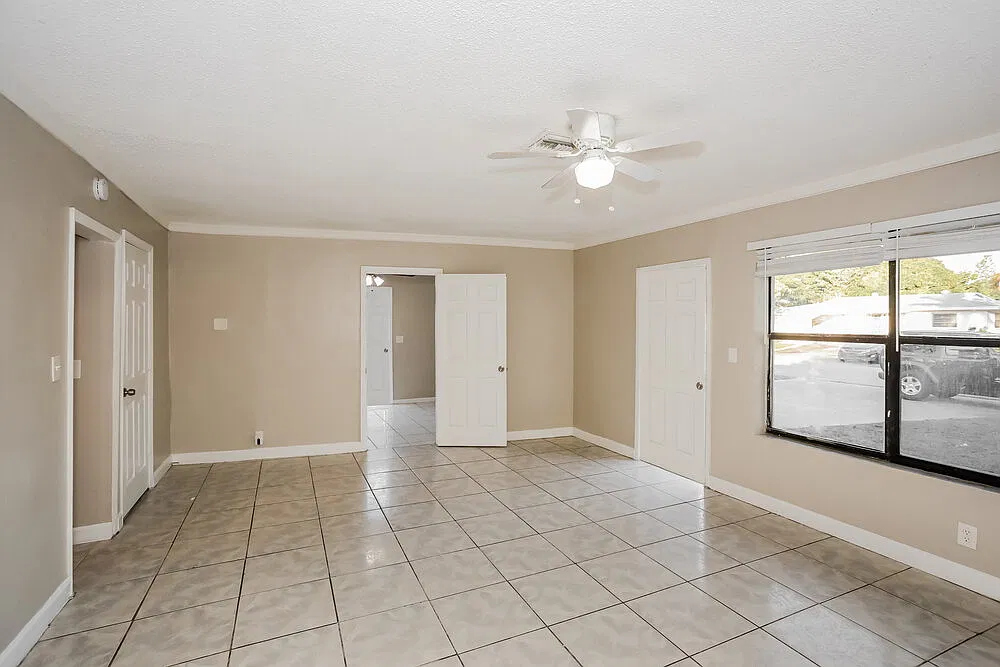 3 bed, 2.0 bath, 1226 sqft, $3,780 — Photo 3