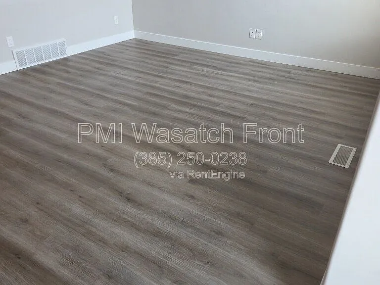 5317 W Wedel Dr — Photo 2
