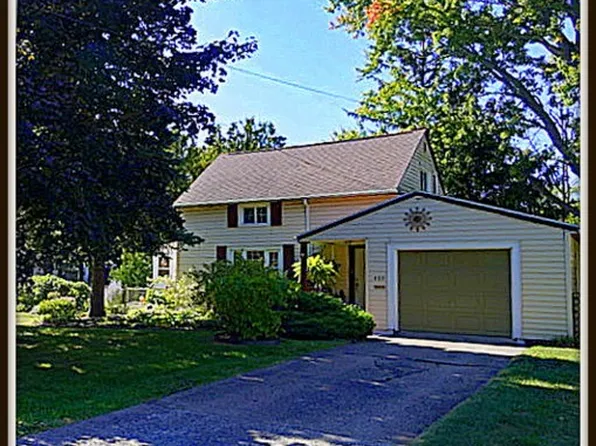 465 N 5th St, Lewiston, NY 14092