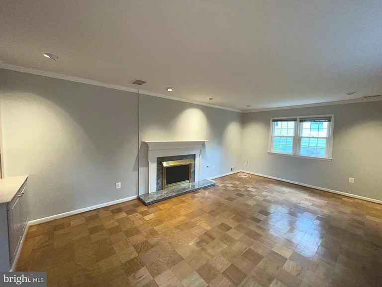 6933 Tyndale St — Photo 2