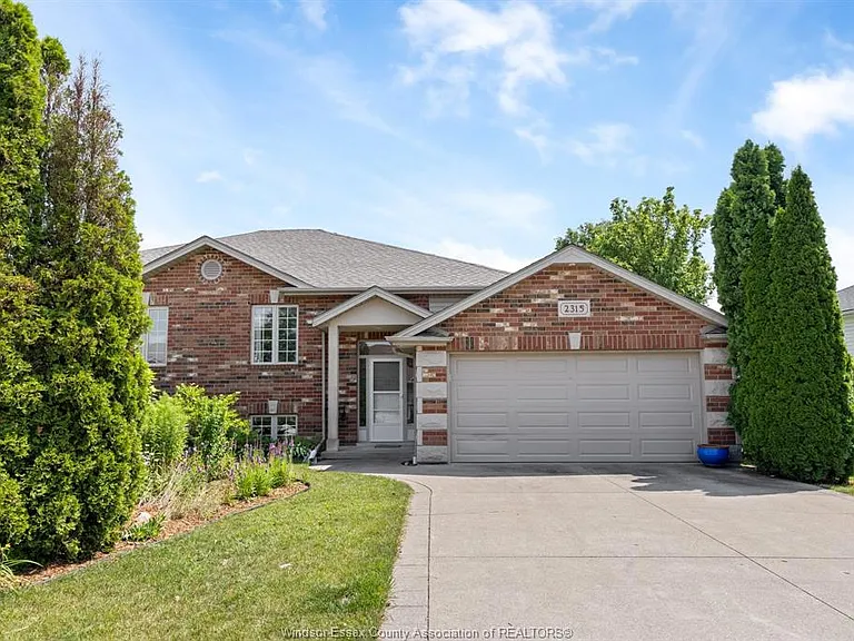 2315 Kevin St — Photo 1