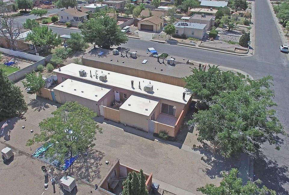 1st image of 840 Ortiz Dr SE