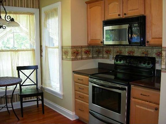 4th image of 13 Ballantyne Dr