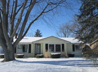 2107 Grandview Ave, Crest Hill, IL 60403