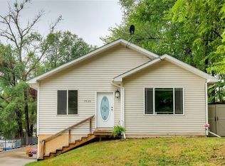 1920 E 42nd St, Des Moines, IA 50317