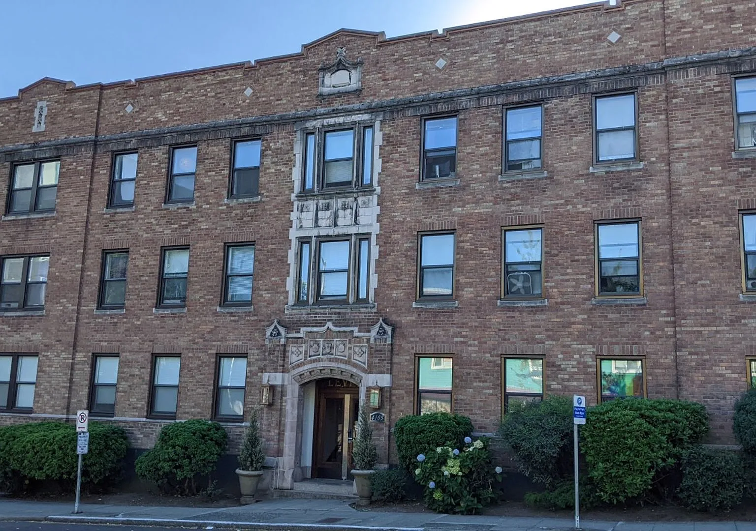 4105 Brooklyn Avenue Northeast — Photo 3