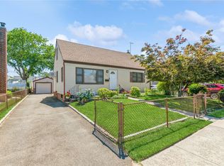 186 Martens Ave, Valley Stream, NY 11580