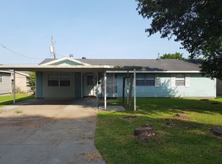 2801 Hampton Ln, Port Neches, TX 77651