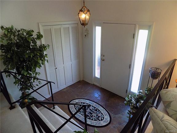 3rd image of 5849 Ainslee Ln