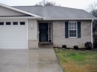 15 Gardens View Dr, Crossville, TN 38555