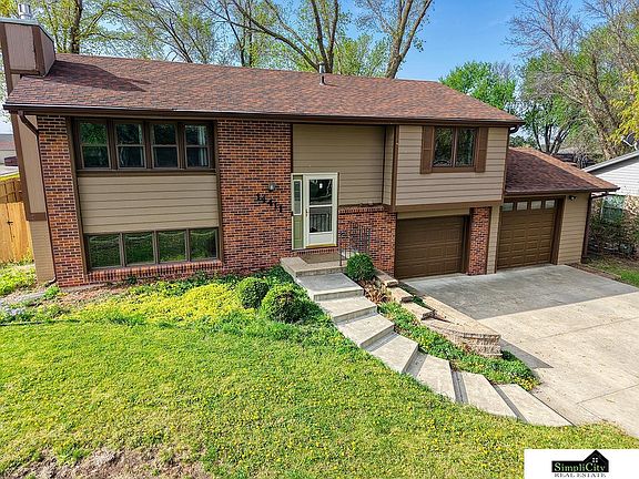 3rd image of 14411 Castlewood St