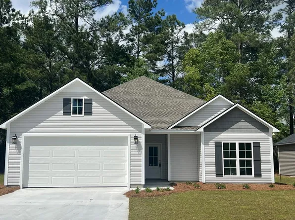 24 Sloans Village Way SE, Moultrie, GA 31788
